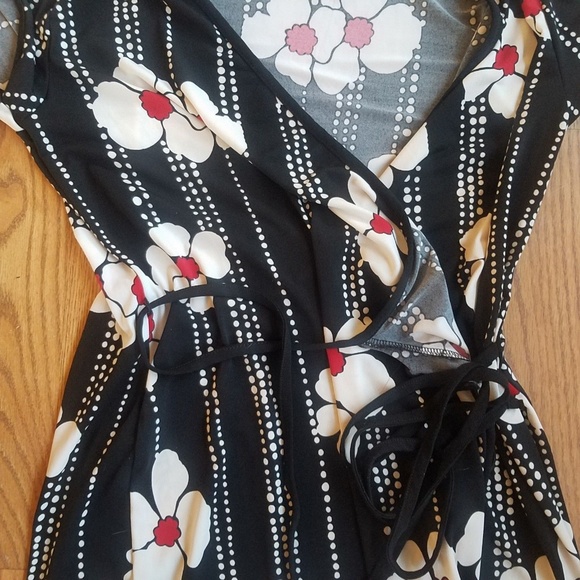 SoldMerona Womens Sz Small Wrap Dress Floral Black - Picture 2 of 4